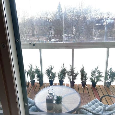 Stella'S Apartment - City Center - Free Secure Parking - Big Sun Terrace - Air Conditioning - Wifi - Tram To The Tallinn Bus Station And Old Town Zewnętrze zdjęcie