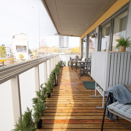 Stella'S Apartment - City Center - Free Secure Parking - Big Sun Terrace - Air Conditioning - Wifi - Tram To The Tallinn Bus Station And Old Town Zewnętrze zdjęcie