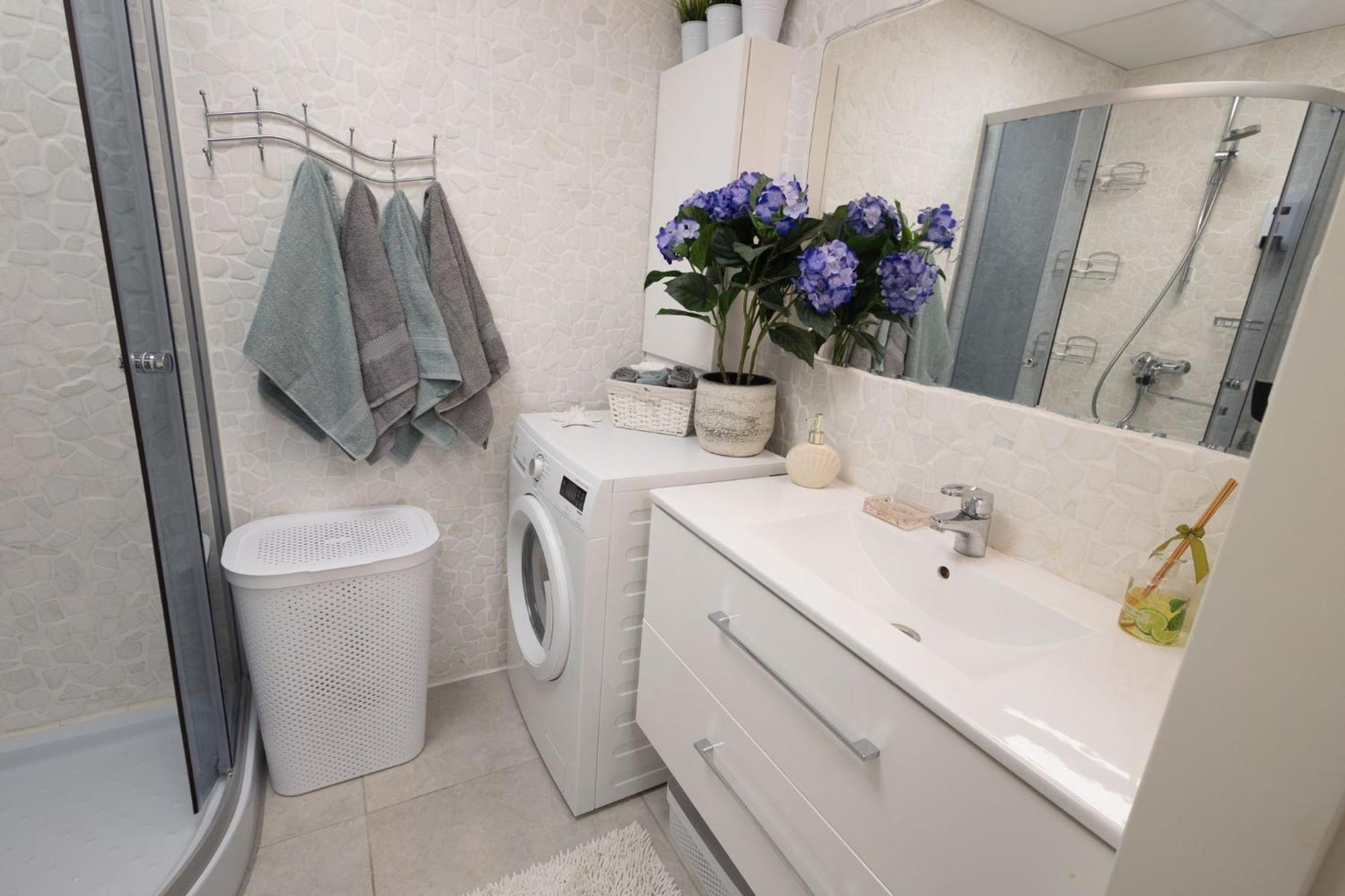 Stella'S Apartment - City Center - Free Secure Parking - Big Sun Terrace - Air Conditioning - Wifi - Tram To The Tallinn Bus Station And Old Town Zewnętrze zdjęcie