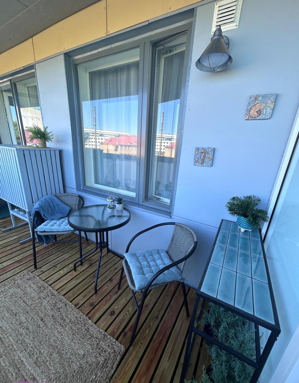 Stella'S Apartment - City Center - Free Secure Parking - Big Sun Terrace - Air Conditioning - Wifi - Tram To The Tallinn Bus Station And Old Town Zewnętrze zdjęcie