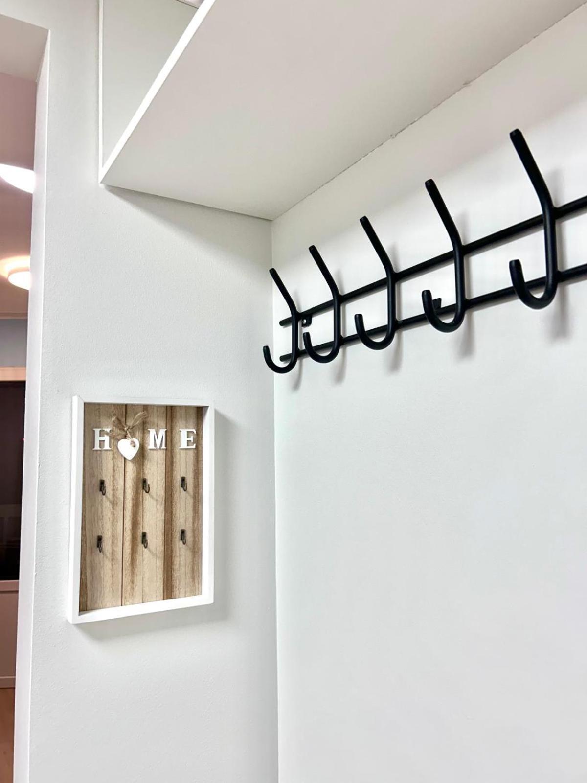 Stella'S Apartment - City Center - Free Secure Parking - Big Sun Terrace - Air Conditioning - Wifi - Tram To The Tallinn Bus Station And Old Town Zewnętrze zdjęcie