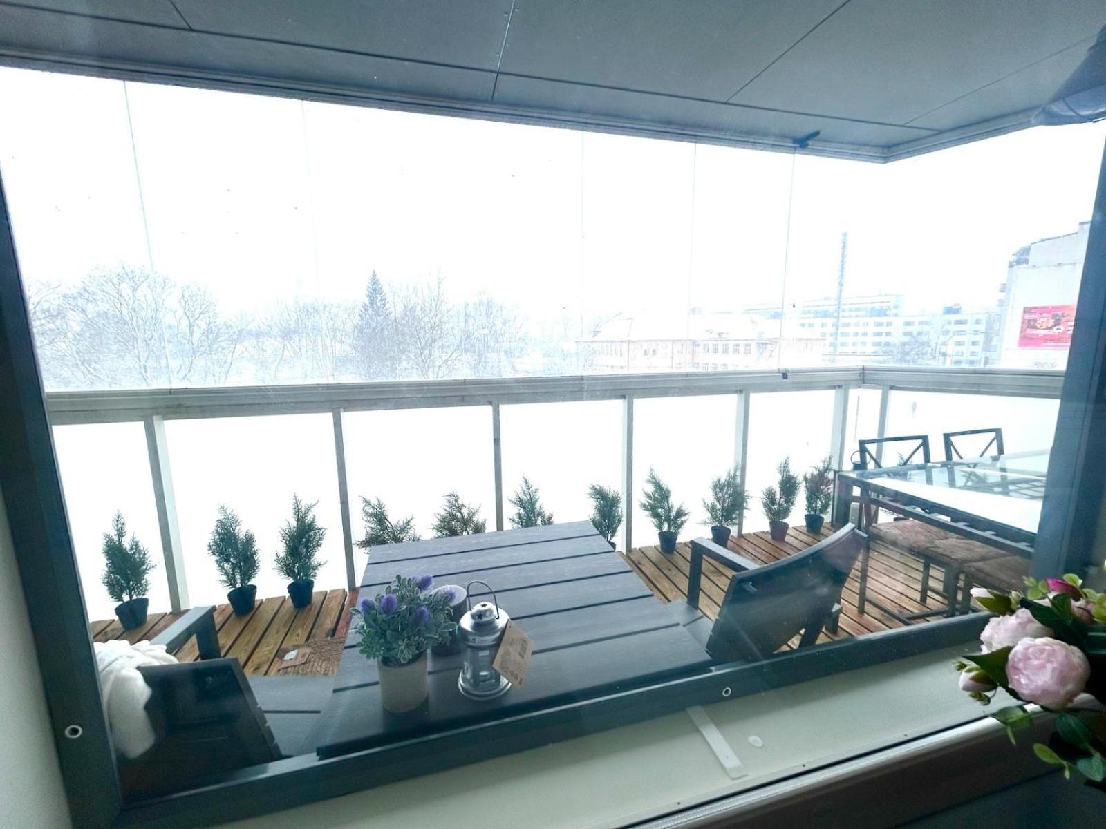 Stella'S Apartment - City Center - Free Secure Parking - Big Sun Terrace - Air Conditioning - Wifi - Tram To The Tallinn Bus Station And Old Town Zewnętrze zdjęcie