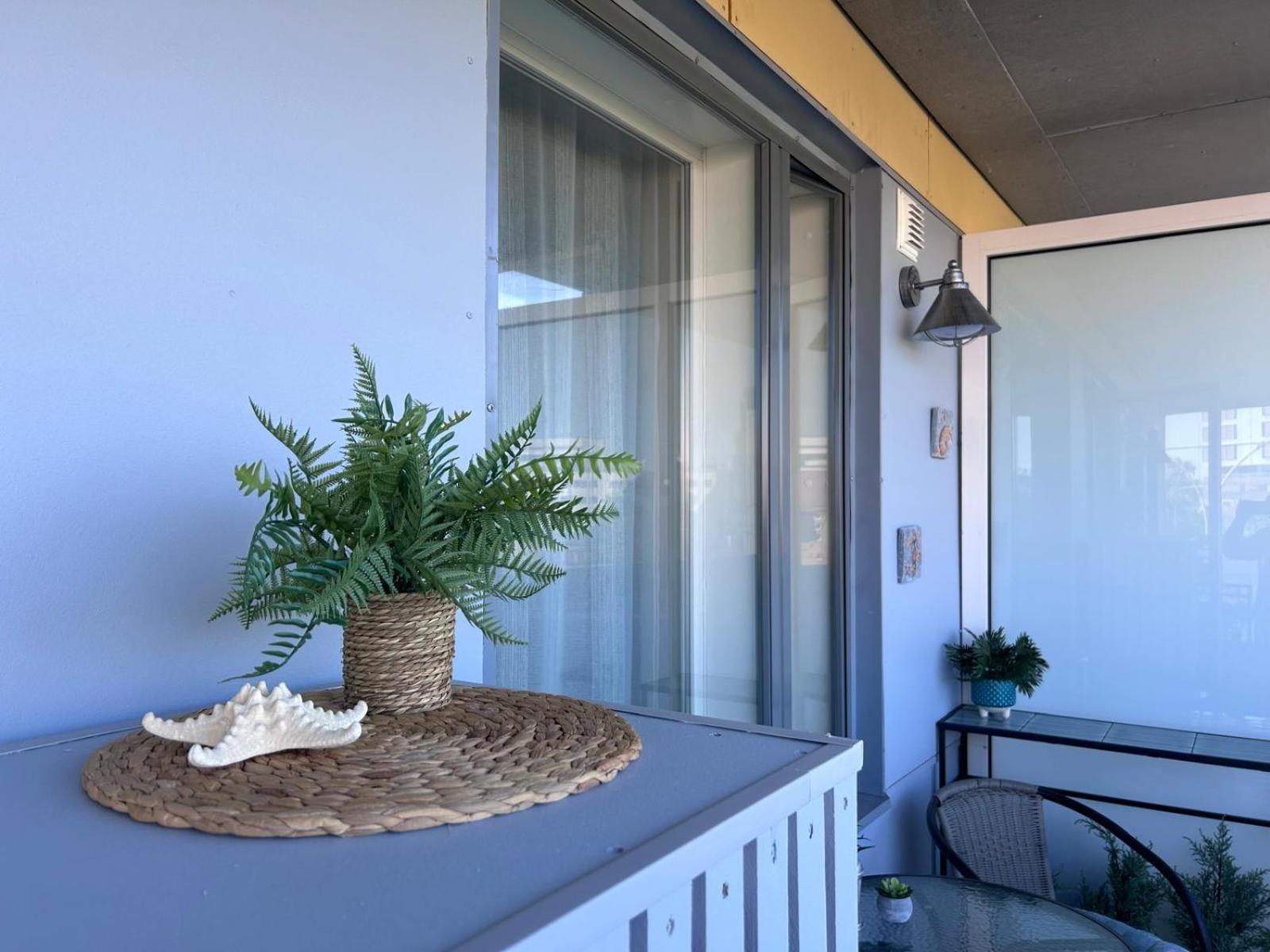 Stella'S Apartment - City Center - Free Secure Parking - Big Sun Terrace - Air Conditioning - Wifi - Tram To The Tallinn Bus Station And Old Town Zewnętrze zdjęcie