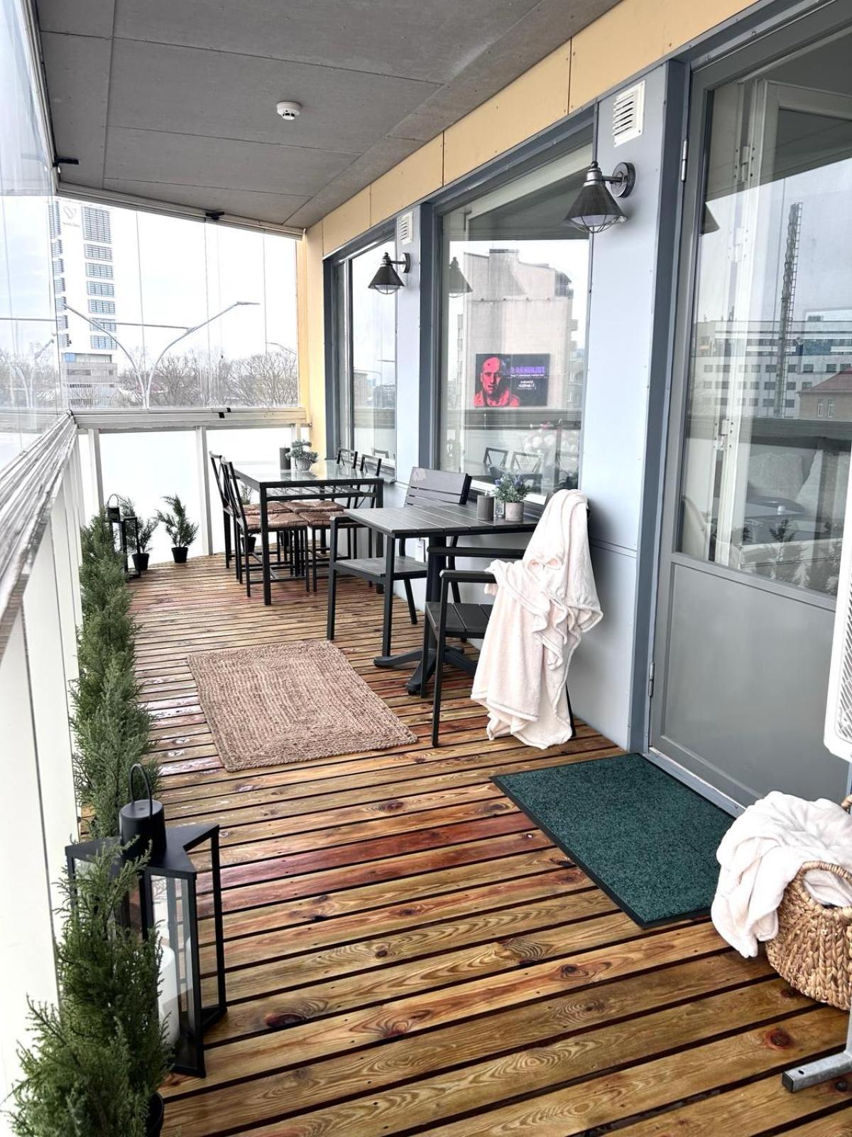 Stella'S Apartment - City Center - Free Secure Parking - Big Sun Terrace - Air Conditioning - Wifi - Tram To The Tallinn Bus Station And Old Town Zewnętrze zdjęcie