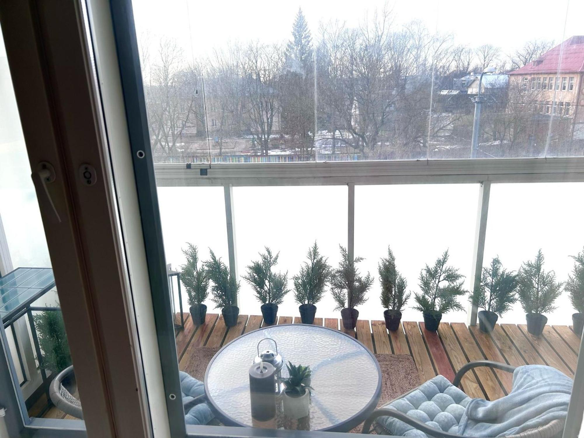 Stella'S Apartment - City Center - Free Secure Parking - Big Sun Terrace - Air Conditioning - Wifi - Tram To The Tallinn Bus Station And Old Town Zewnętrze zdjęcie