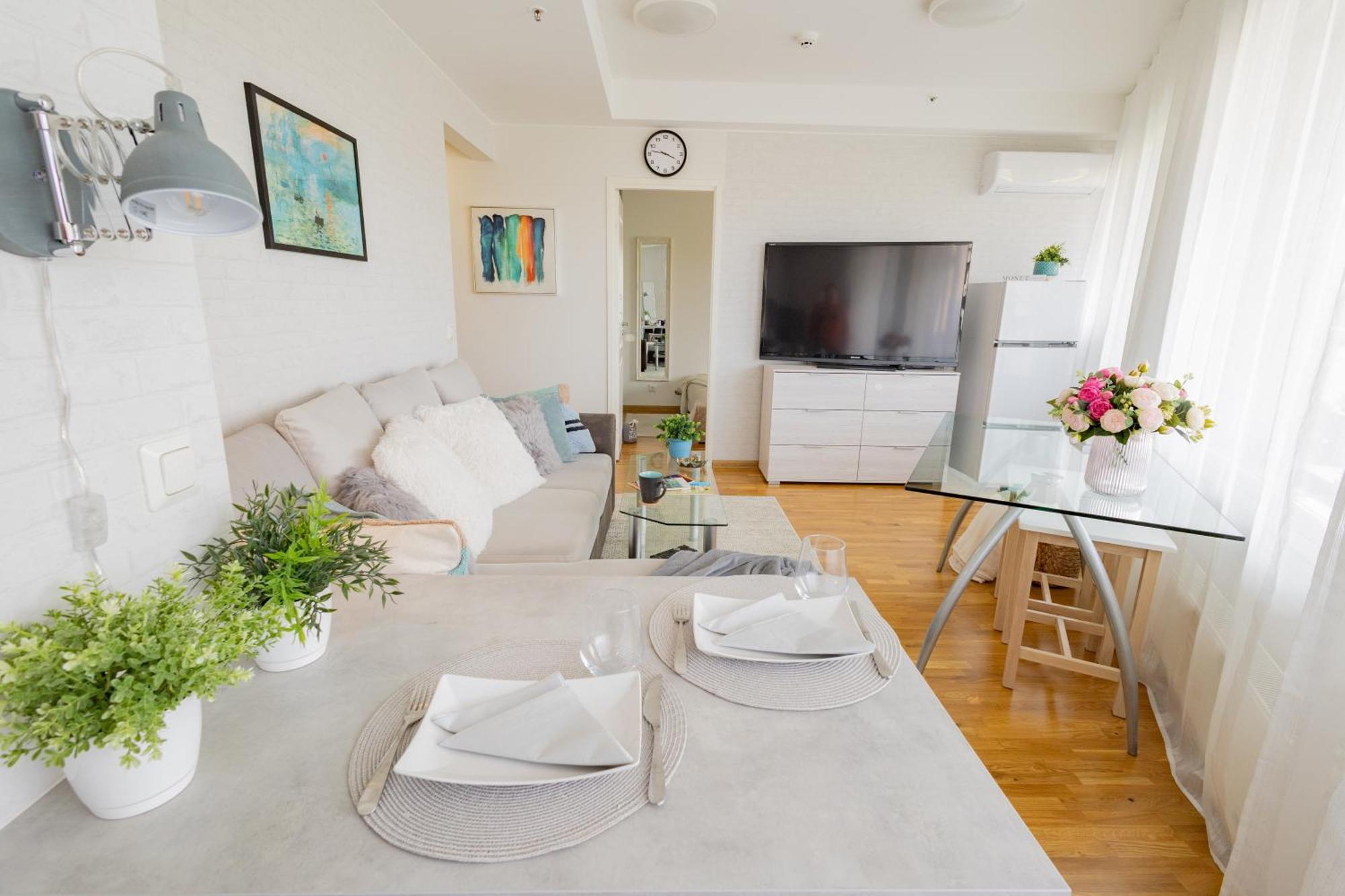 Stella'S Apartment - City Center - Free Secure Parking - Big Sun Terrace - Air Conditioning - Wifi - Tram To The Tallinn Bus Station And Old Town Zewnętrze zdjęcie