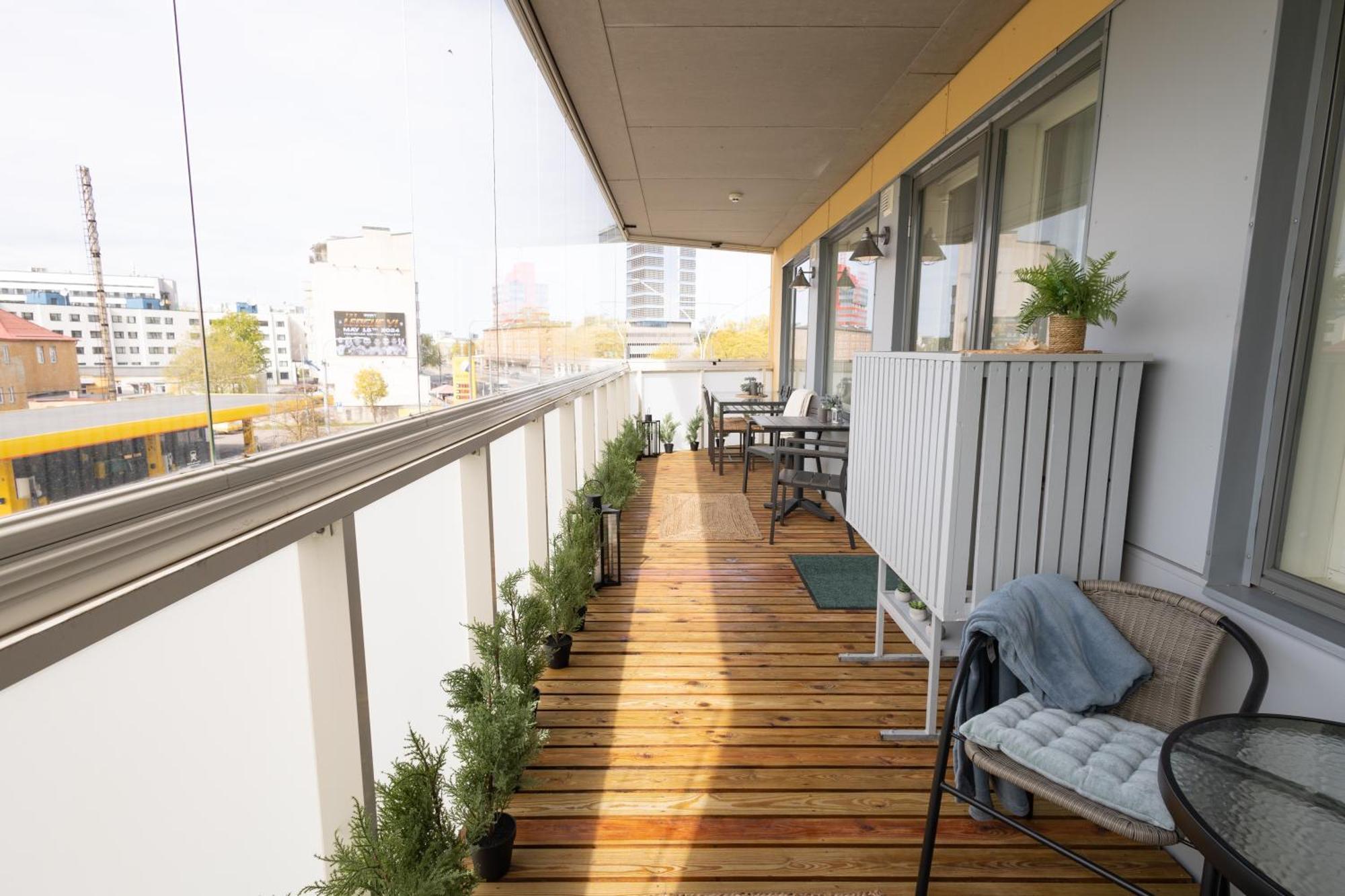Stella'S Apartment - City Center - Free Secure Parking - Big Sun Terrace - Air Conditioning - Wifi - Tram To The Tallinn Bus Station And Old Town Zewnętrze zdjęcie