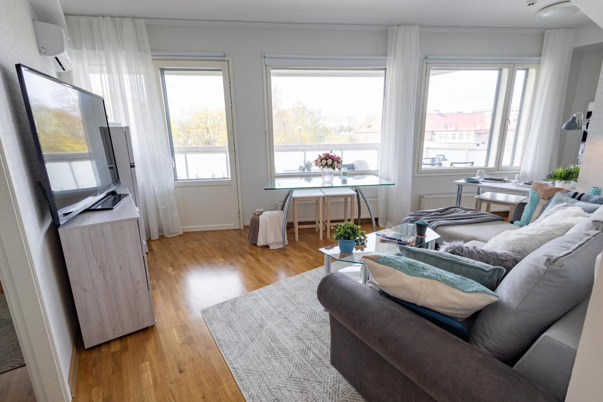 Stella'S Apartment - City Center - Free Secure Parking - Big Sun Terrace - Air Conditioning - Wifi - Tram To The Tallinn Bus Station And Old Town Zewnętrze zdjęcie